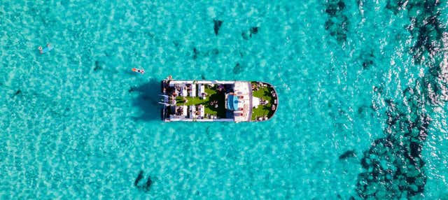 Barco Ibiza-Formentera 360º en Playa D En Bossa