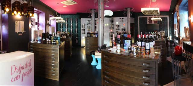 Cata de vinos y quesos en Señorita Malauva en Valladolid
