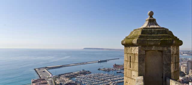 Degustación de vinos en el castillo de Santa Bárbara en Alicante