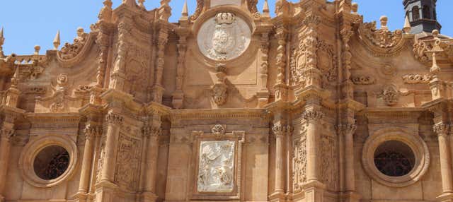 Entrada a la Catedral de Guadix de Granada en Guadix