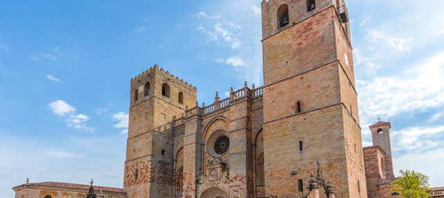 Entrada a la Catedral de Sigüenza y su museo en Siguenza