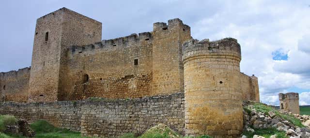 Entrada al Castillo Encantado de Trigueros del Valle en Trigueros Valle