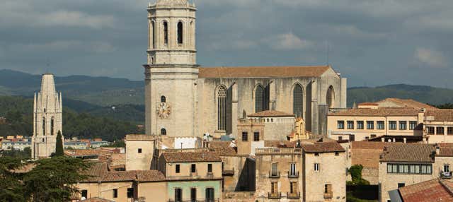 Entrada al conjunto episcopal de Gerona en Gerona