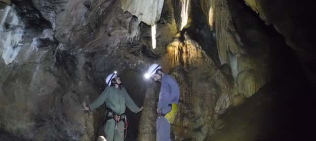 Espeleología en la cueva del Nanzal en San Vicente De La Barquera