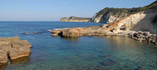 Excursión a Cala Blanca en catamarán en Javea
