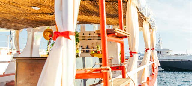Excursión a Formentera en barco de madera en Playa D En Bossa