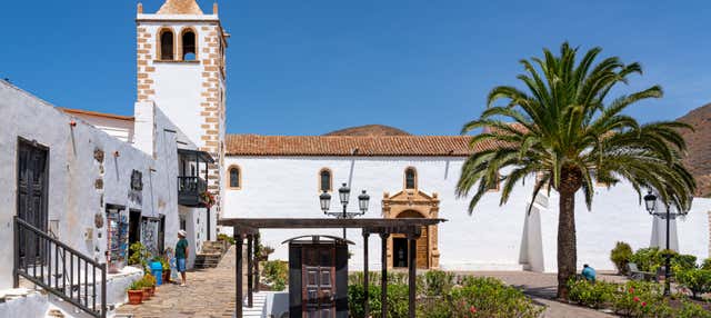 Excursión a las cuevas de Ajuy, Betancuria y el Museo del Queso Majorero en Corralejo