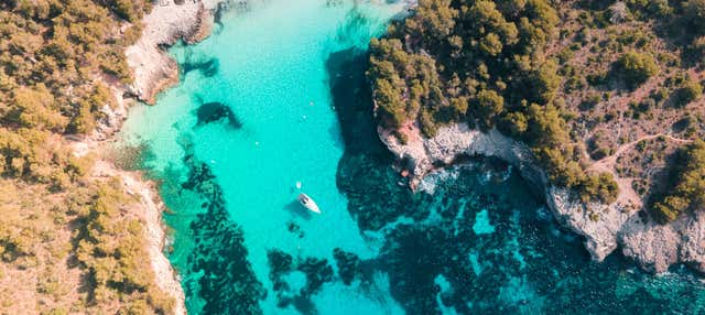 Excursión en barco por el sur de Menorca en Cala En Porter