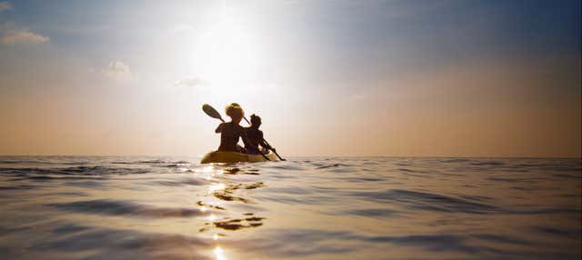 Excursión en kayak con snorkel por el norte de Menorca en Fornells