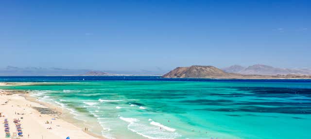 Ferry a la isla de Lobos desde Corralejo + Snorkel en Corralejo