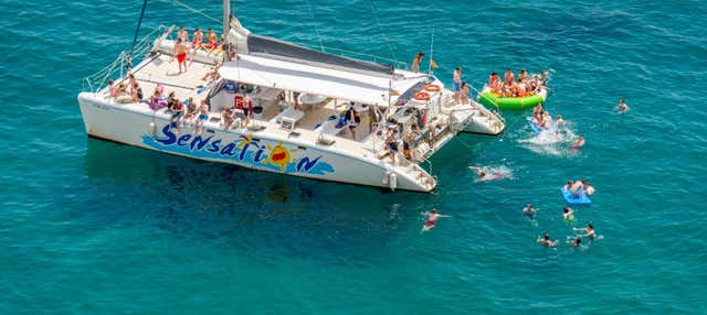 Fiesta en catamarán Sensation Barcelona en Barcelona