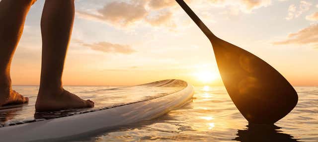 Paddle surf al atardecer en Marbella