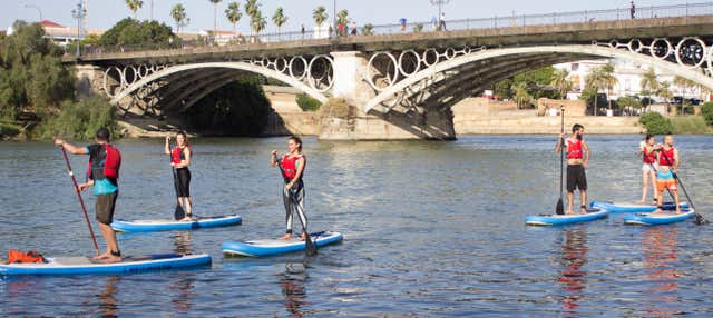 Paddle surf en el río Guadalquivir en Sevilla