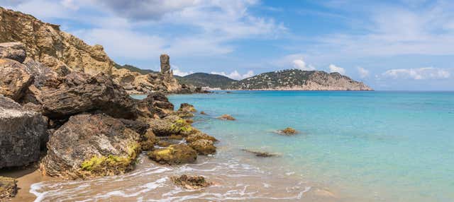 Paddle surf y snorkel en la playa de Es Figueral en Playa Es Figueral