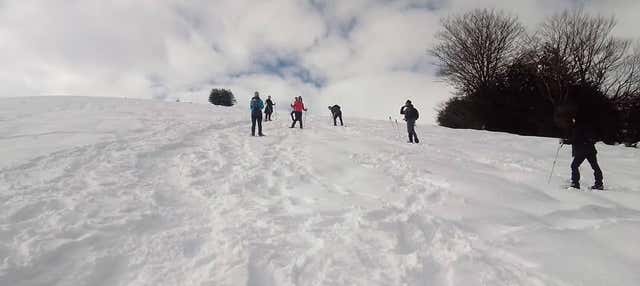 Paseo con raquetas de nieve por Alto Campoo en Branavieja
