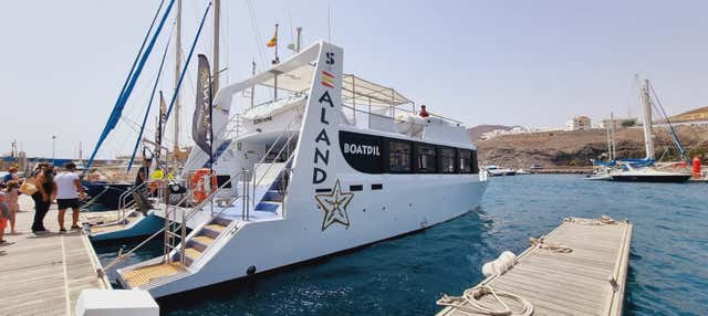 Paseo en barco por la costa de Tuineje en Costa Calma