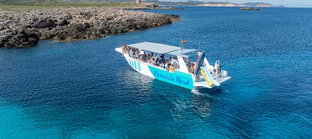 Paseo en barco por las calas del norte de Menorca en Fornells