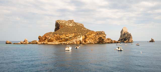 Paseo en barco por las islas Medas y el Montgrí al atardecer en Estartit