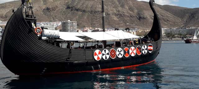 Paseo en barco vikingo con avistamiento de delfines y ballenas en Los Cristianos