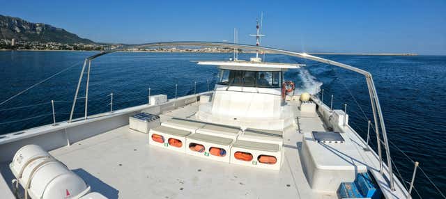 Paseo en catamarán con comida en Altea