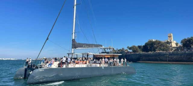 Paseo en catamarán por la bahía de Cádiz en Cadiz