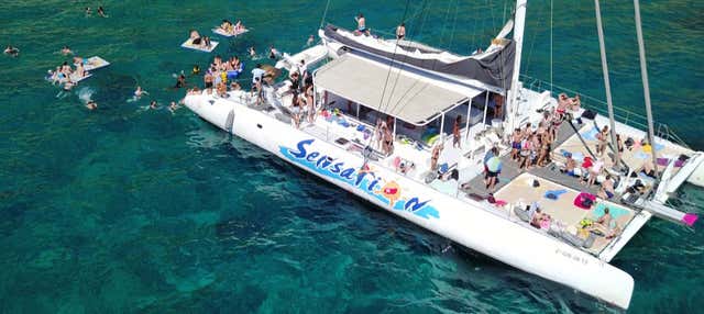 Paseo en catamarán por la Costa Brava en Lloret De Mar