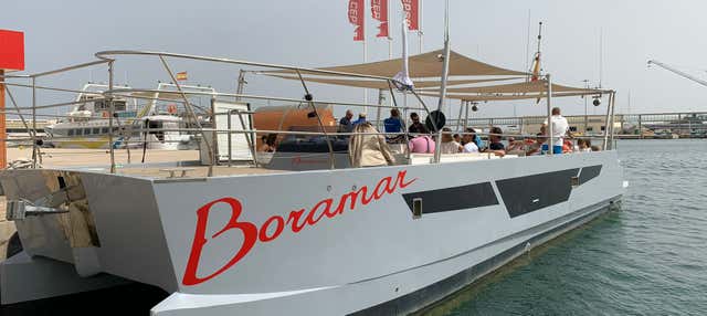 Paseo en catamarán por La Safor con paella en Gandia