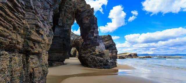 Paseo en lancha por la playa de Las Catedrales y Rinlo en Foz