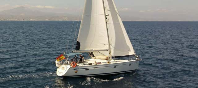 Paseo en velero por Alicante en Alicante