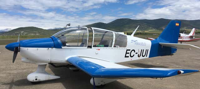 Paseo privado en avioneta por Jaca y los Pirineos en Jaca