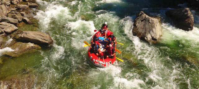 Rafting en el río Noguera Pallaresa en Llavorsi