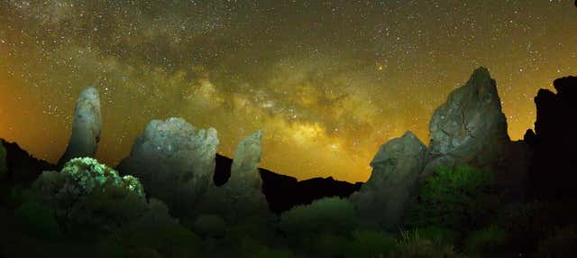 Senderismo nocturno por las Cañadas del Teide con observación de estrellas en Las Canadas Del Teide
