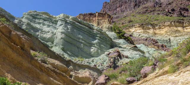 Senderismo por los Azulejos de Veneguera en Mogan