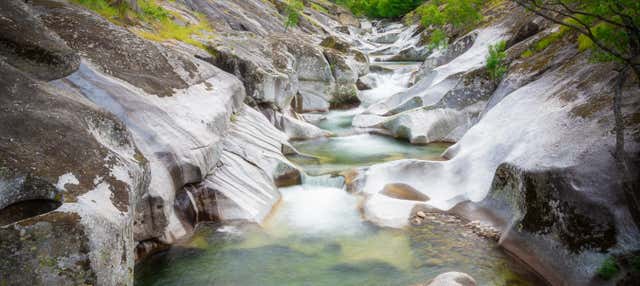 Tour en 4x4 por las piscinas naturales de la Garganta de los Infiernos en Cabezuela Del Valle