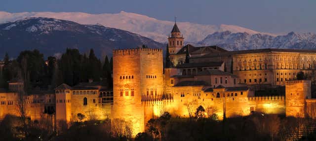 Tour nocturno por la Alhambra y los Palacios Nazaríes en Granada