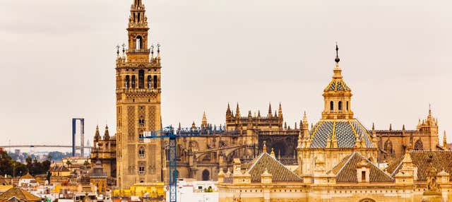 Tour por el Alcázar, la Catedral y la Giralda en Sevilla