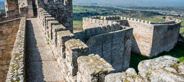 Tour por los escenarios de Juego de Tronos y La Casa del Dragón en Trujillo