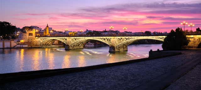 Tour por Triana + Espectáculo flamenco y tapas en Sevilla