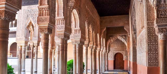 Tour privado por la Alhambra + Albaicín y Sacromonte en Granada