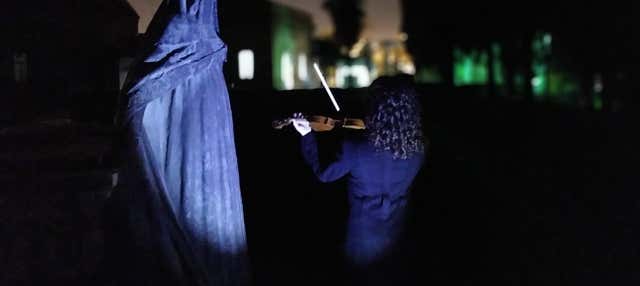 Tour teatralizado nocturno por el cementerio de Sevilla en Sevilla