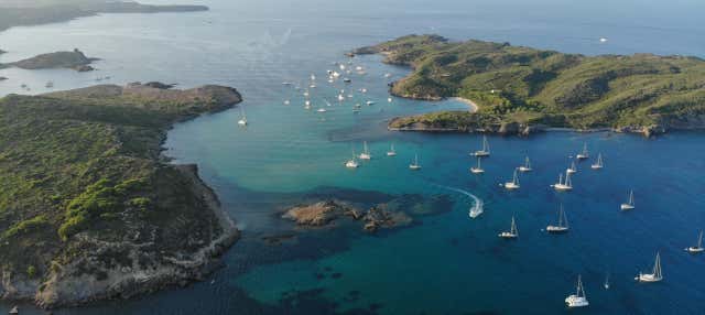 Traslado en lancha a la isla de Colom desde Es Grau en Es Grau