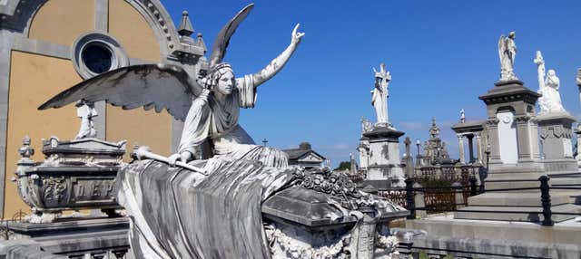 Visita guiada por el cementerio La Carriona en Aviles