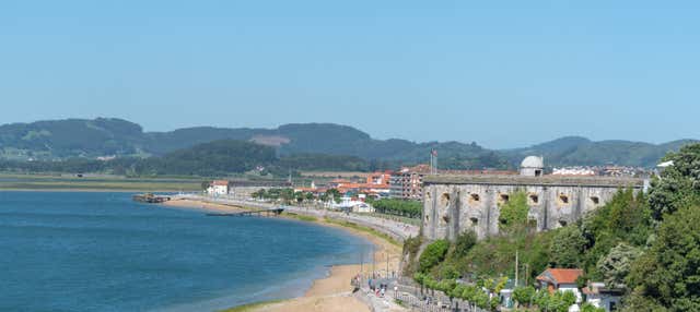 Visita guiada por el Fuerte de San Carlos + Paseo en barco en Santona